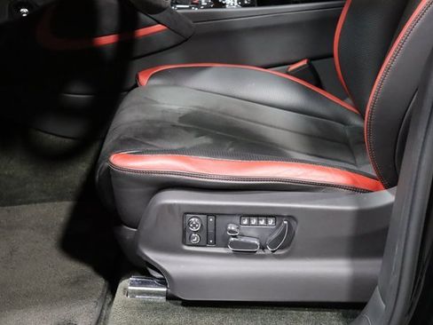 Used 2021 Bentley Bentayga Speed image 32