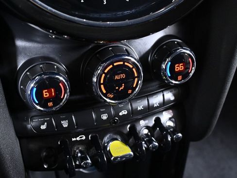 Certified 2023 MINI Cooper SE image 18