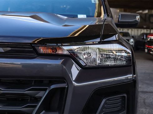 Used 2024 Chevrolet Colorado LT w/ LT Convenience Package image 7