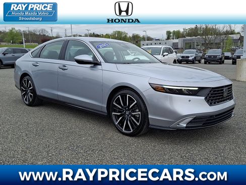 Certified 2025 Honda Accord Touring image 1