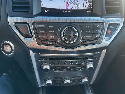 Used 2019 Nissan Pathfinder SL image 14