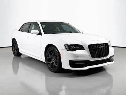 Used 2021 Chrysler 300 S w/ S Model Appearance Package RWD image 3