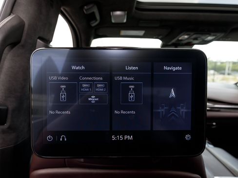 Used 2021 Cadillac Escalade Premium Luxury Platinum RWD image 37