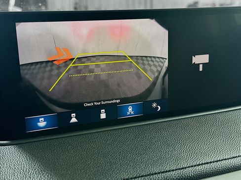 Used 2023 Acura MDX SH-AWD image 21