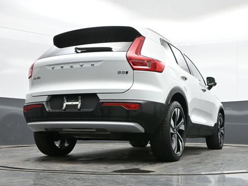 Used 2023 Volvo XC40 B5 Ultimate w/ Climate Package AWD/4WD image 40