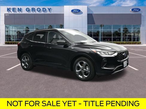 Used 2023 Ford Escape ST-Line w/ Tech Pack #1 FWD image 1