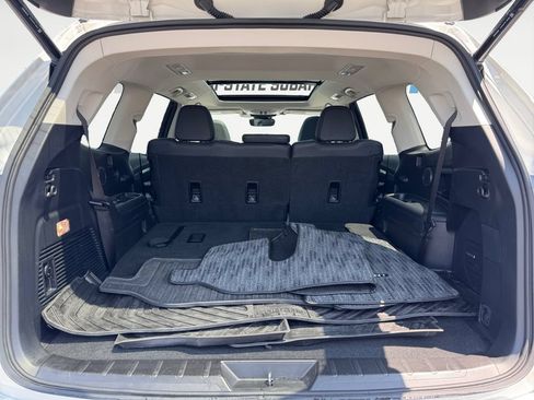 Used 2023 Subaru Ascent Limited w/ Technology Package AWD/4WD image 16