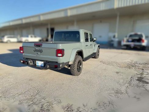 New 2025 Jeep Gladiator Sport image 11