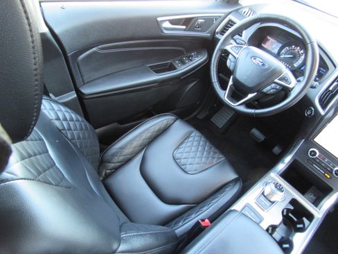 Used 2024 Ford Edge Titanium image 31