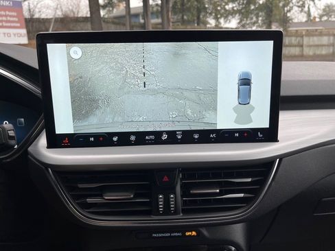 Used 2025 Ford Escape Platinum image 24