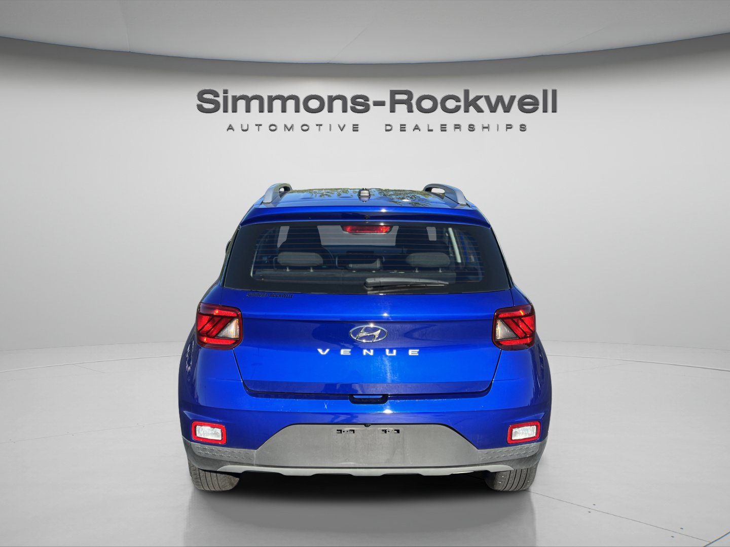 Used 2025 Hyundai Venue SEL FWD image 4