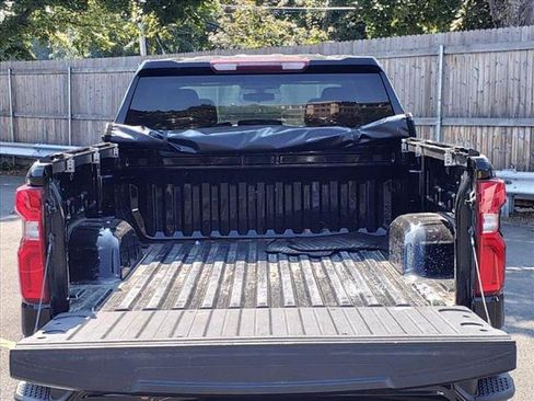 Used 2019 Chevrolet Silverado 1500 Custom w/ Custom Convenience Package AWD/4WD image 4