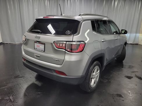 Used 2024 Jeep Compass Latitude AWD/4WD image 8