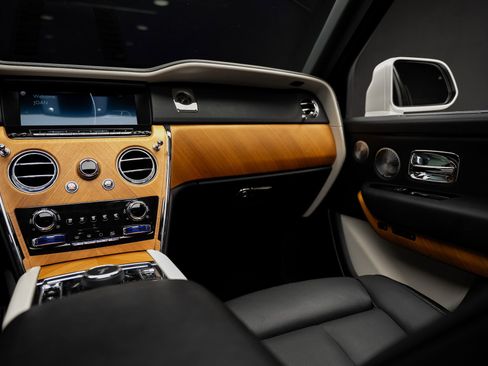 Used 2019 Rolls-Royce Cullinan AWD/4WD image 41
