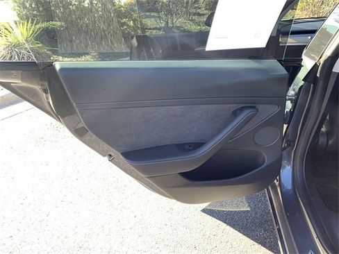 Used 2022 Tesla Model 3 Long Range image 15