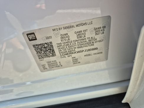 Used 2023 Chevrolet Traverse Premier FWD image 28
