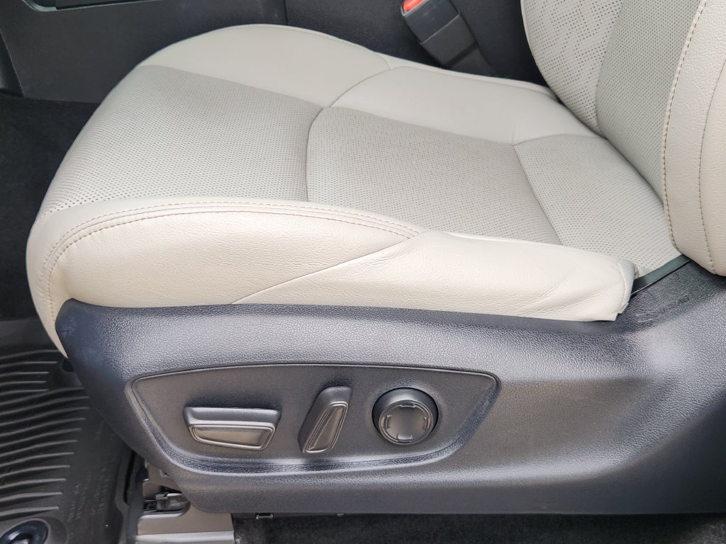 Certified 2025 Toyota Tacoma Limited AWD/4WD image 17