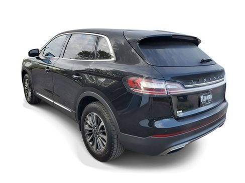 Used 2023 Lincoln Nautilus Reserve AWD/4WD image 3