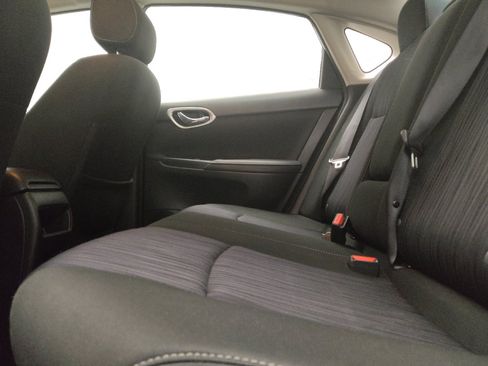 Used 2019 Nissan Sentra SV FWD image 18