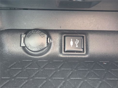 Used 2019 Toyota RAV4 LE image 32