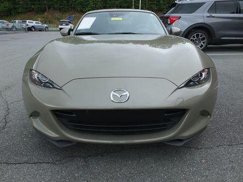 Used 2023 MAZDA MX-5 Miata Grand Touring w/ Weather Package RWD image 8
