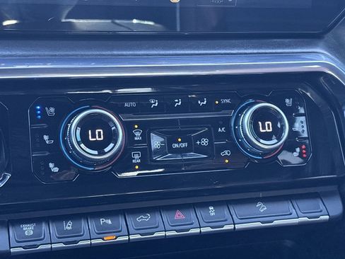 Used 2024 GMC Sierra 2500 Denali Ultimate w/ Max Trailering Package image 24