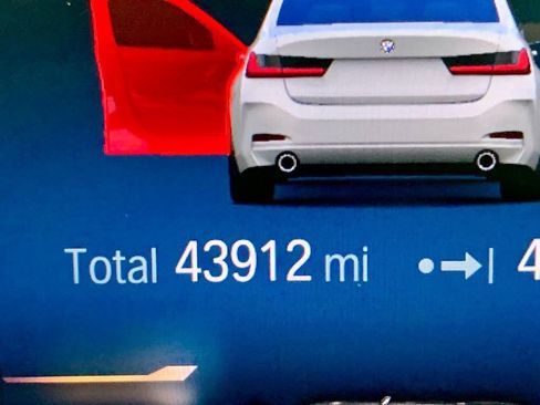 Used 2023 BMW 330i Sedan w/ Driving Assistance Package image 19