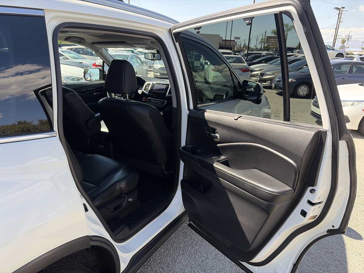 Used 2018 Honda Pilot Touring image 25