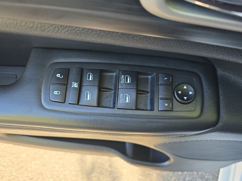 Used 2020 Jeep Grand Cherokee Altitude RWD image 29