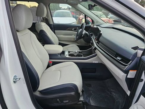 New 2026 Kia Carnival SX Prestige FWD image 11