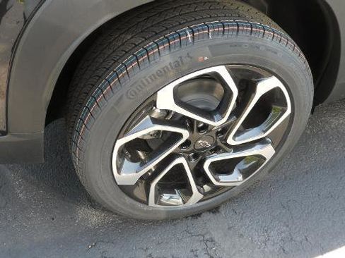 Used 2026 Chevrolet Trax RS FWD image 7