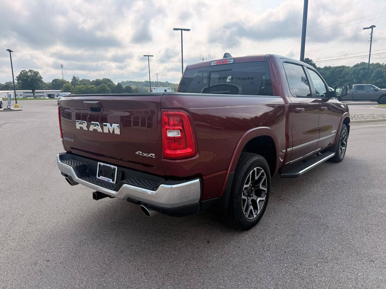 Used 2025 RAM 1500 Laramie AWD/4WD image 3