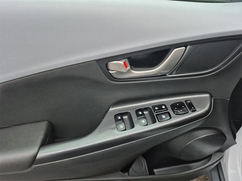 Used 2018 Hyundai Kona Limited image 20