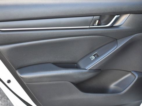 Used 2020 Honda Accord Sport image 11