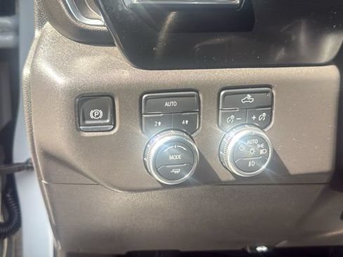 Used 2024 GMC Sierra 1500 Elevation AWD/4WD image 13