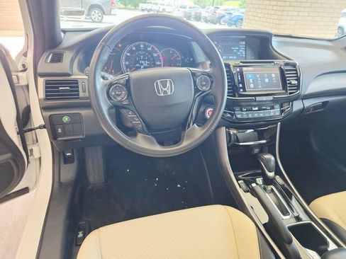 Used 2017 Honda Accord EX-L image 12