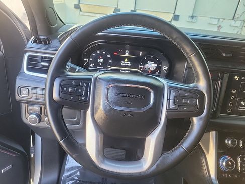 Used 2023 GMC Yukon XL Denali image 25