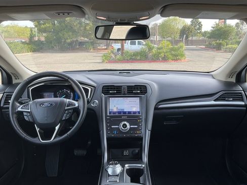 Used 2019 Ford Fusion Titanium image 32