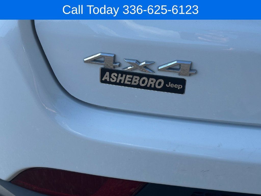 Used 2025 Jeep Compass Limited AWD/4WD image 14