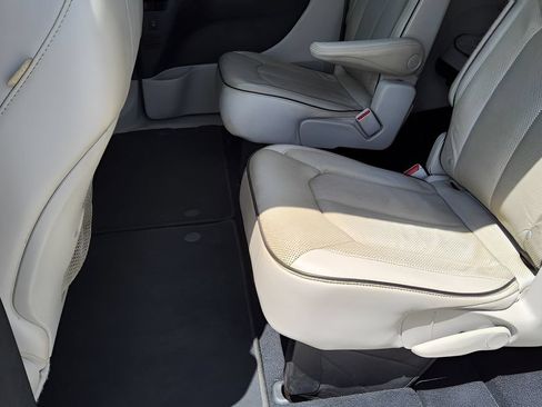 Used 2021 Chrysler Pacifica Limited w/ Premium & Safety Sphere Group AWD/4WD image 28