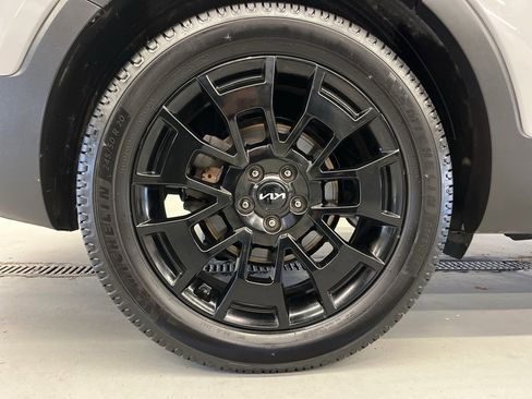 Used 2022 Kia Telluride SX w/ SX Prestige Package image 41