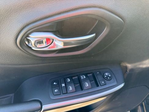 Used 2020 Jeep Cherokee Latitude w/ Quick Order Package 26F North image 13