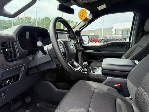 Used 2024 Ford F150 XLT w/ Mobile Office Package RWD image 4