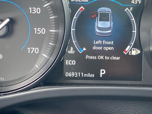 Used 2018 Jaguar F-PACE Prestige image 20