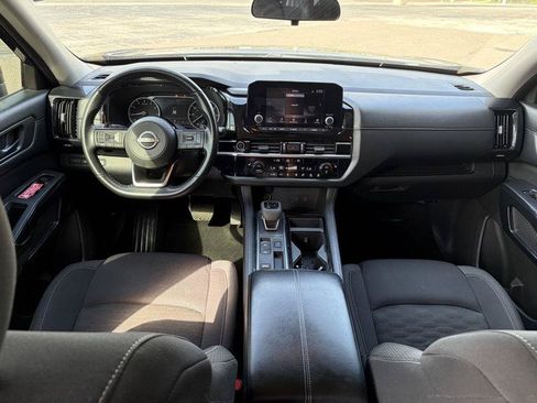 Used 2023 Nissan Pathfinder SV FWD image 8