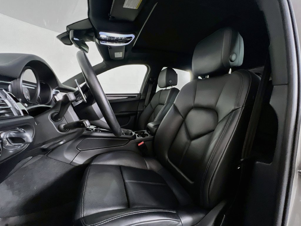 Certified 2024 Porsche Macan S AWD/4WD image 5