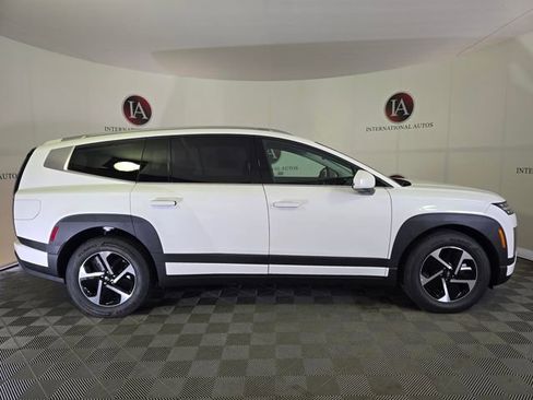 New 2026 Hyundai Ioniq 9 SE image 4