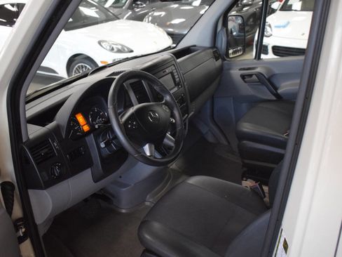 Used 2017 Mercedes-Benz Sprinter 2500 image 31