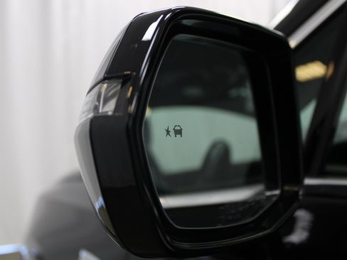 Used 2023 Cadillac XT6 Premium Luxury image 9