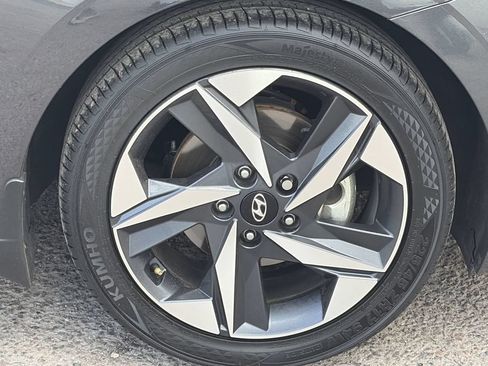 Certified 2023 Hyundai Elantra SEL w/ Convenience Package FWD image 9